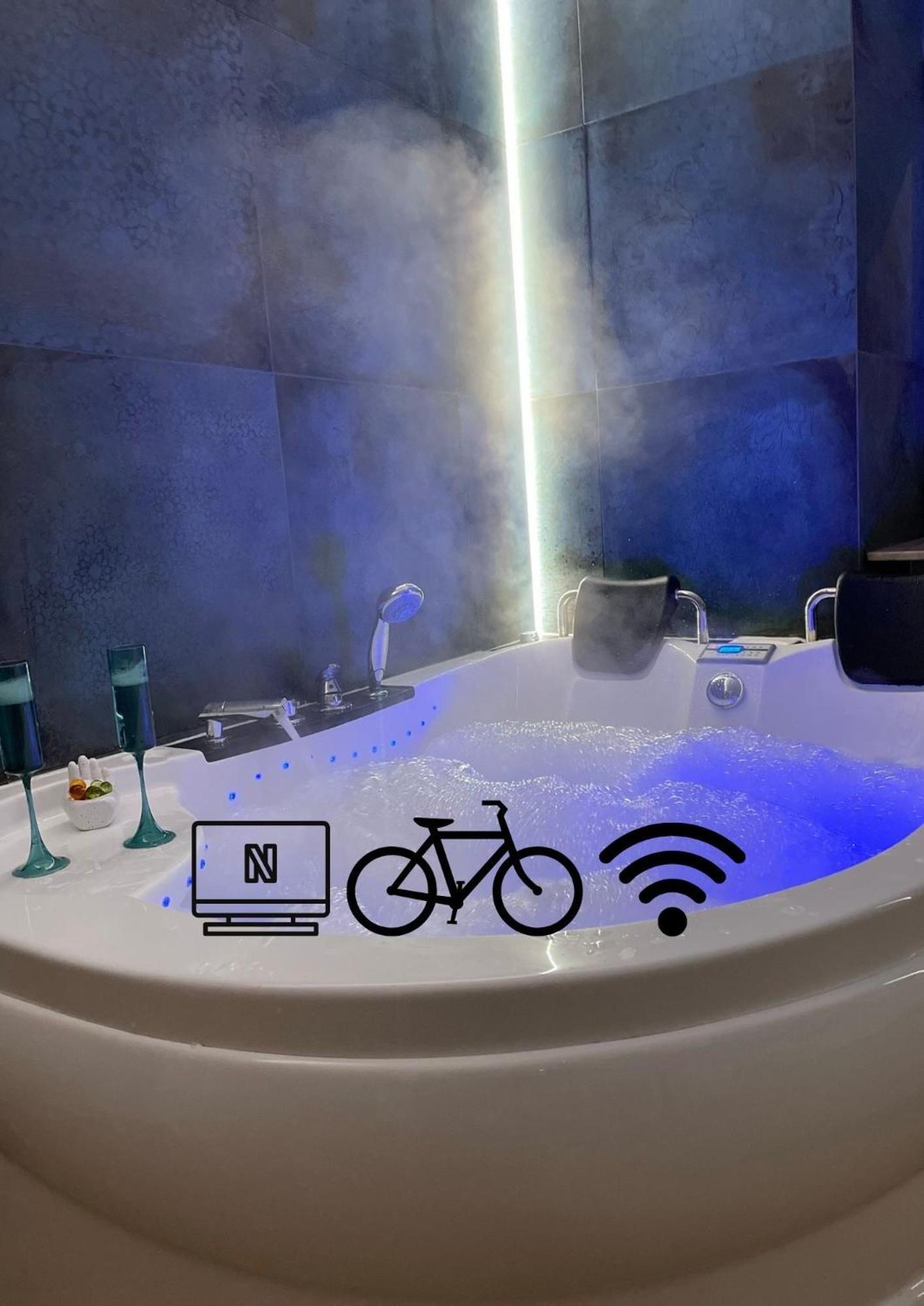 Jacuzzi & Bike Apartment, Krakow Dış mekan fotoğraf